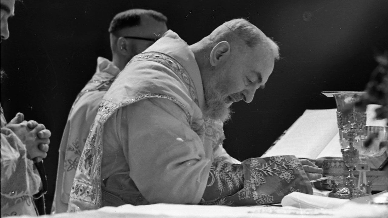 Sacrifice and Prayer: The Wisdom of Padre Pio 