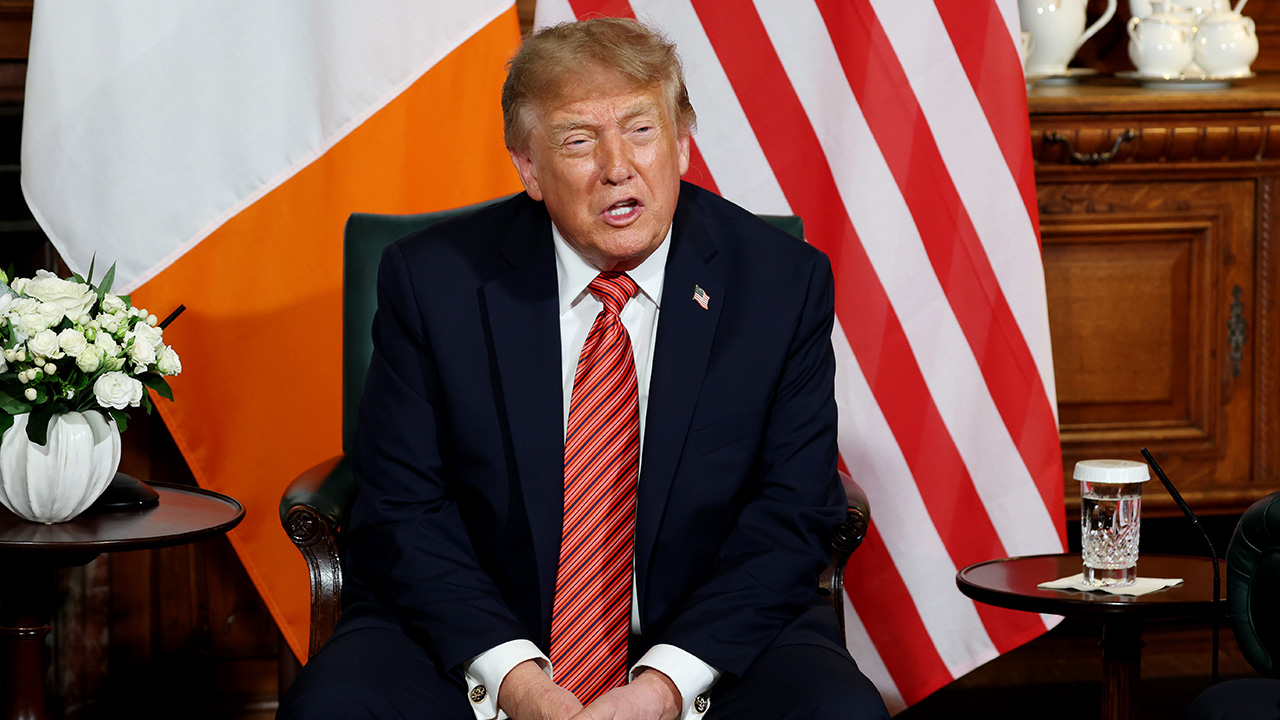 Trump Slams Anthropic CEO Who Sounded Alarm About AI Threats
