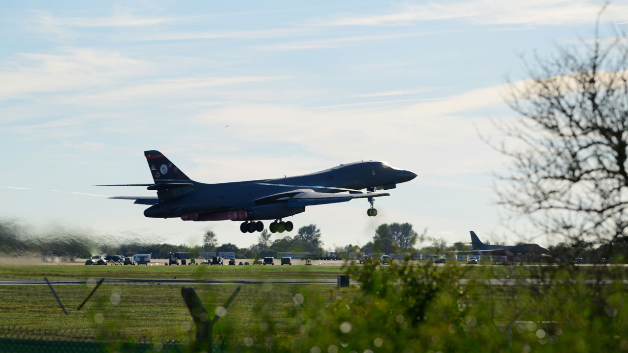 Why Did the US Suddenly Withdraw Its Bombers From RAF Fairford?