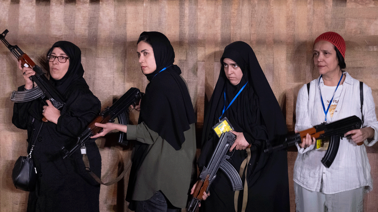 Victor Davis Hanson: Iranian Regime Has Only One Way Out