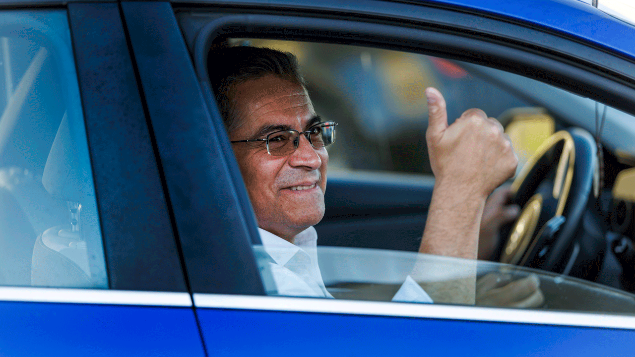 Victor Davis Hanson: Becerra and Talarico Vanish From the Campaign Trail