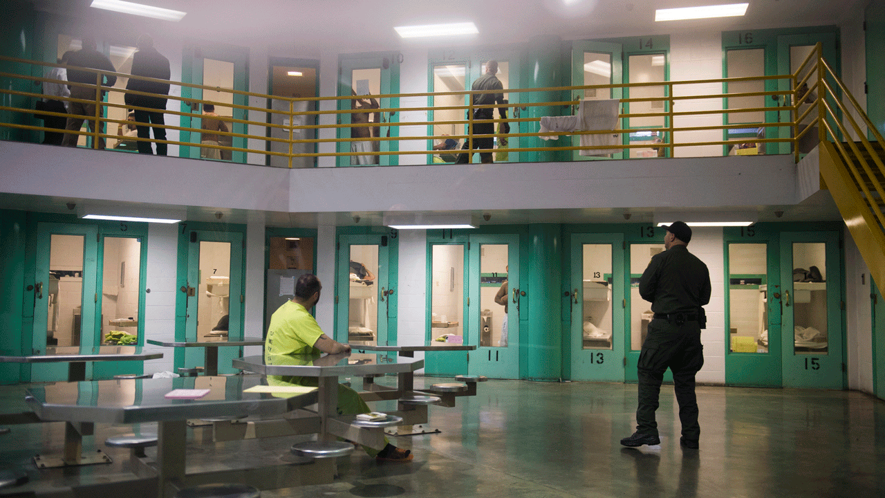 Newsom Slaps 25% Tax on Companies Operating ICE Detention Facilities