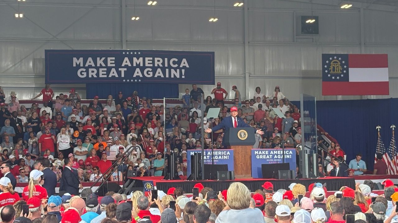 Trump Rails Against Ossoff and Disastrous Policies of the ‘Dumocrats’ at Midterm Rally