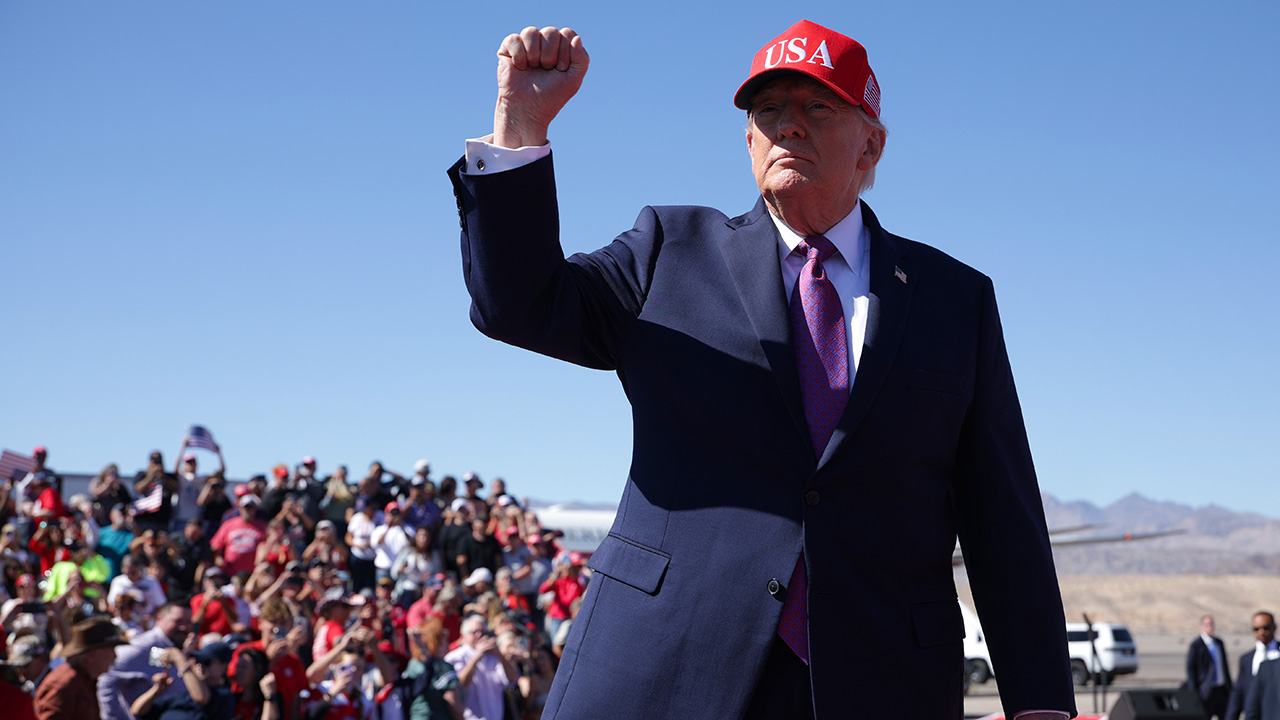 Trump Says Those Who Leak Military Plans Deserve Death Penalty