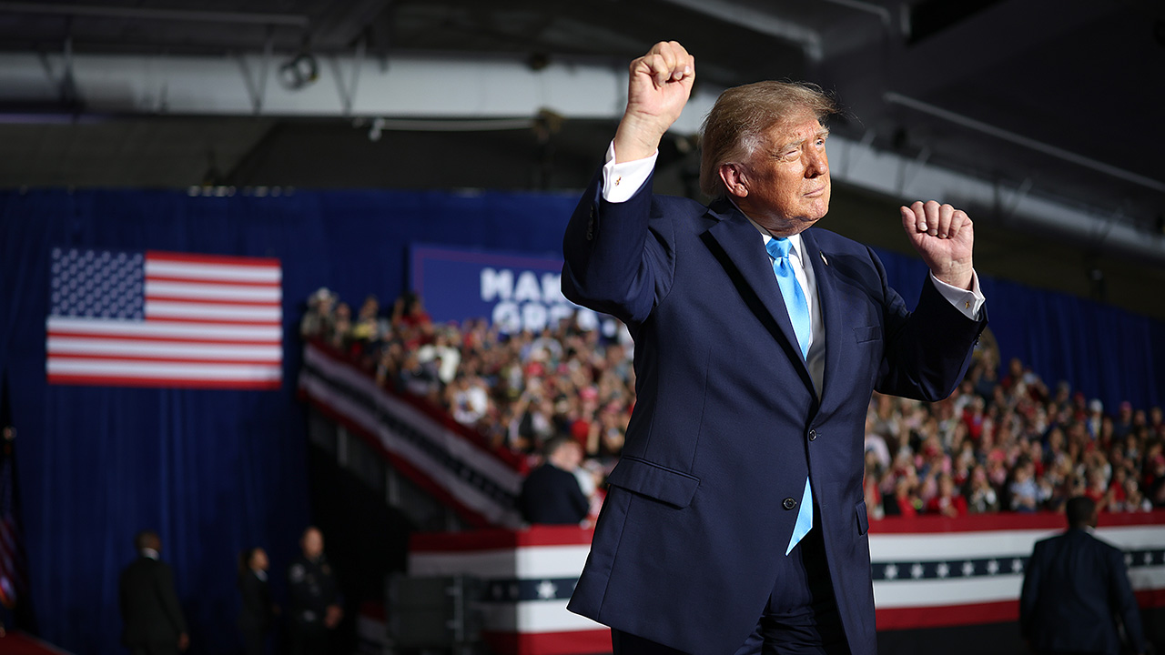Can Trump ‘Defy History’? Inside the President’s ‘Midterm Blitz’