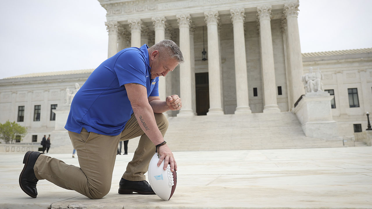 Religious Freedom Report Reveals How Secularism Forces Some Americans Out of Public Life