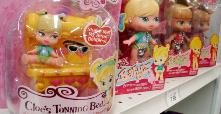 California Lawmaker Wants to Fine Stores for Labeling Clothes, Toys for Boys or Girls