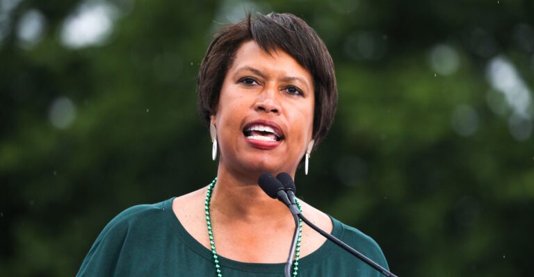 Excusing Illegal Immigration Comes Back to Bite Mayors of DC, NYC
