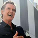 Newsom Paves Way for $22/Hour Fast-Food Minimum Wage