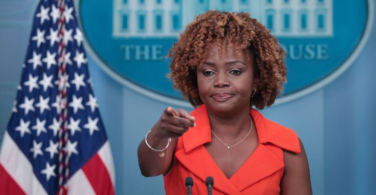 White House Purges 442 Reporters Using New Press Credential Rules