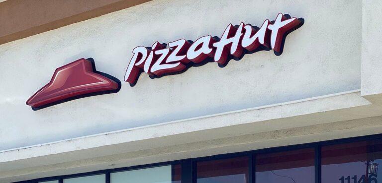 1,200 Pizza Hut Drivers Among First Victims of California’s $20 Minimum Wage Folly