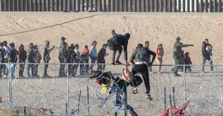 In Congress, US Border Security Takes Back Seat to Foreign Bailouts