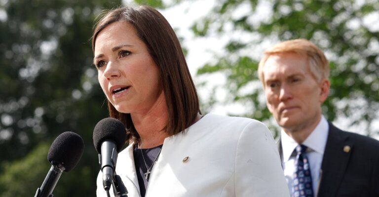 10 GOP Senators Flip-Flop to Support Ukraine Aid