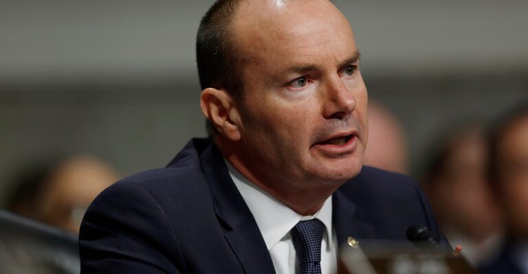 Bill Would End Taxpayer-Funded Union Activities by Federal Employees