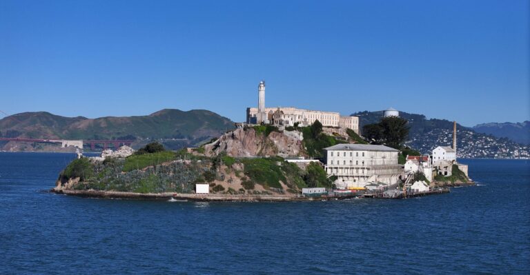 How Trump Could Send the Perfect Message on Alcatraz