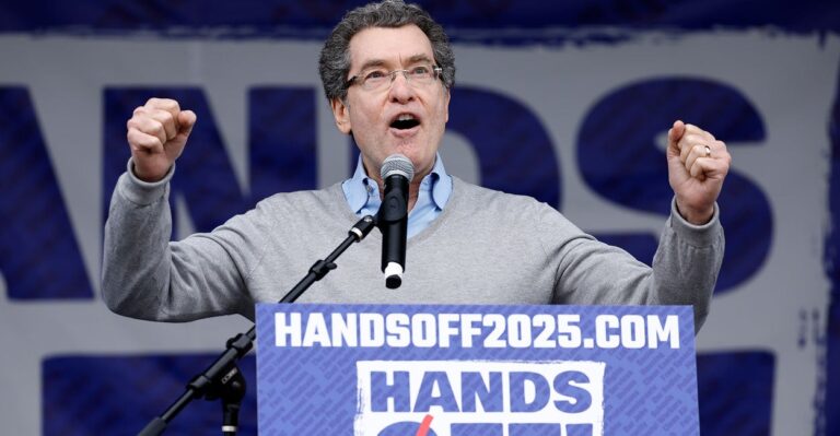EXCLUSIVE: Emails Reveal Anti-Trump Lawyer, Pundit Briefed Democrat Governors on Resistance