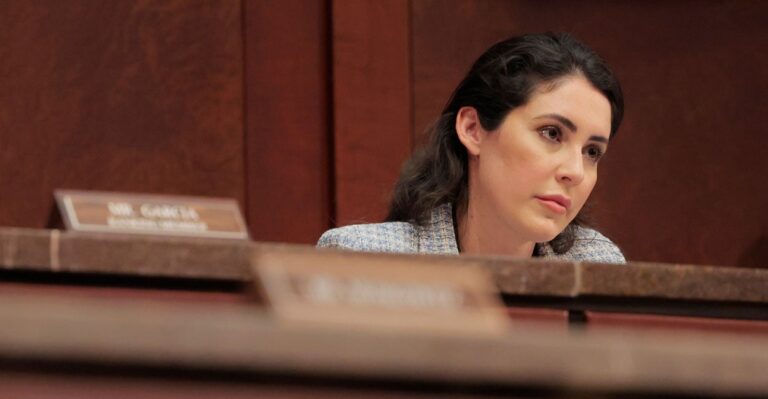 Florida Lawmaker Pushes for House Vote on Stock Trading Ban for Members of Congress