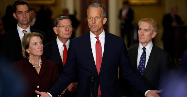Hours Before Shutdown Deadline, There Is No Deal in Sight
