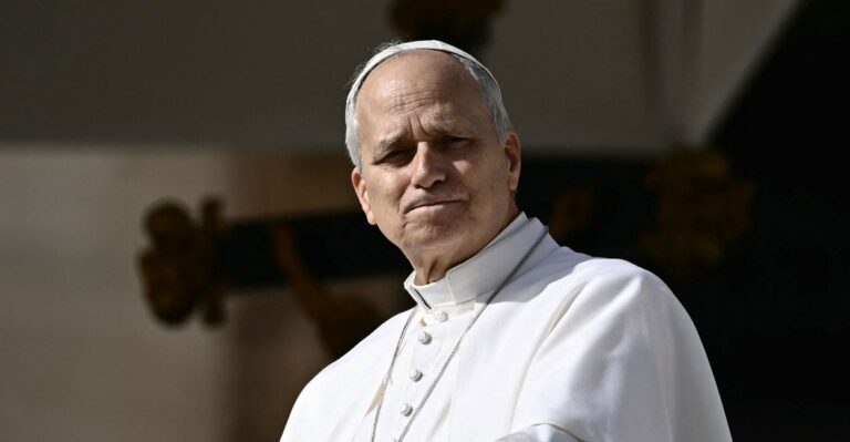 Pope Rejects an Invitation From Trump