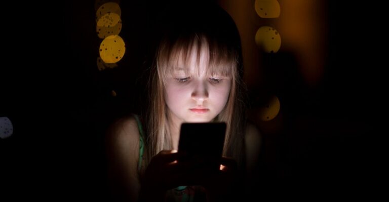 Why Children Under 13 Should Be Banned From Social Media