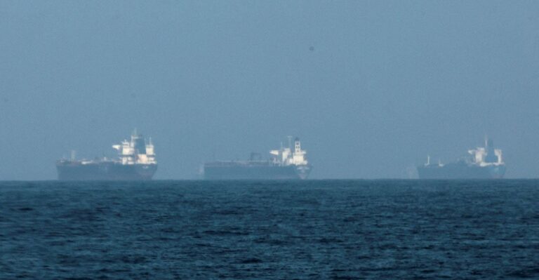 Trump Orders Oil Tanker Insurance Support, Says Navy Could Escort Ships in Gulf