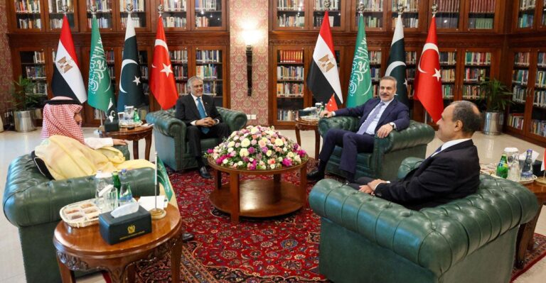 Pakistan Prepares to Host Peace Talks as Iran Accuses US of Ground Assault Plans