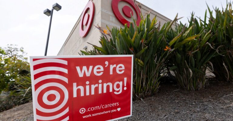 US Job Growth Accelerates by the Most in 15 Months in March