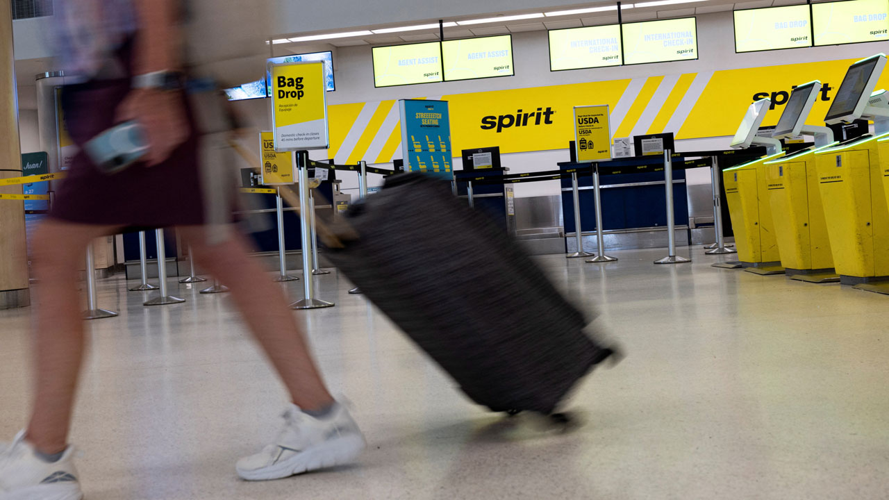 Americans on a Budget Mourn Loss of Low-Cost Spirit Airlines