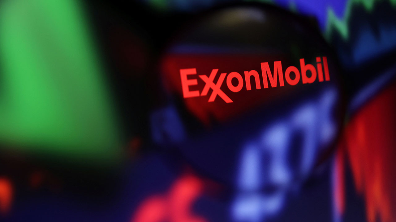 Exxon Wins Shareholder Backing for Legal Move to Texas