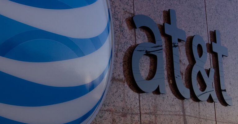 Was It Right for AT&T to Slow Down Some Customers’ Internet Speed on Their Smartphones?