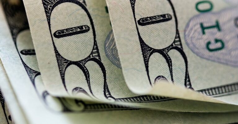 106 Budget Cuts Congress Could Make Right Now
