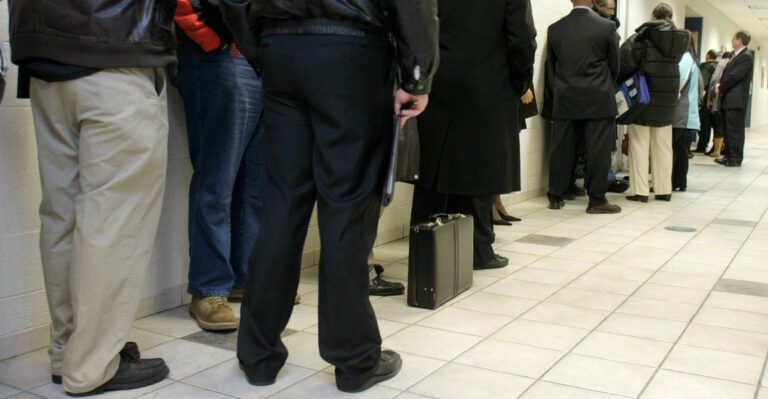 2% of American Workers Have Been Unemployed for At Least Six Months