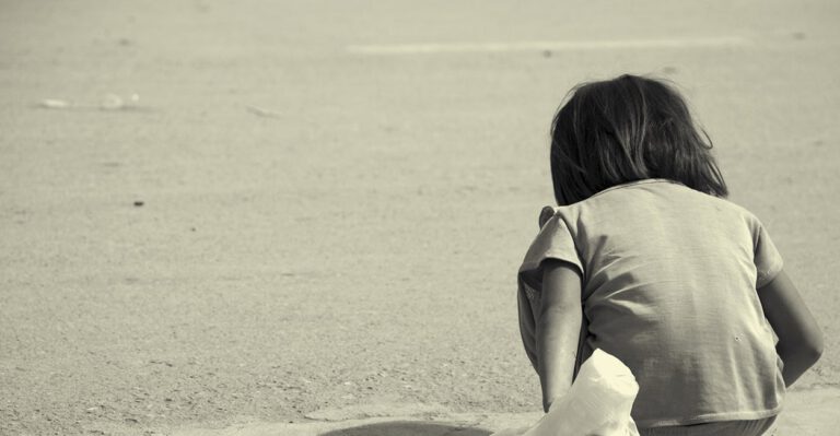Is There a Link Between Childhood Homelessness and Single Parenthood?