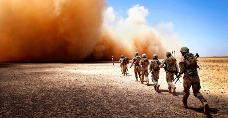 37 Extraordinary Photos of the U.S. Marine Corps in Action