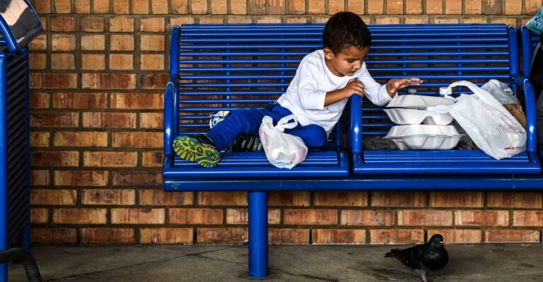 Biden HHS Awards $77M in Contracts to Nonprofit Cited for Mishandling Children at Border