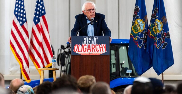 Bernie Sanders: Private Jets ‘Only Way’ to Travel to ‘Fight the Oligarchy’ Rallies