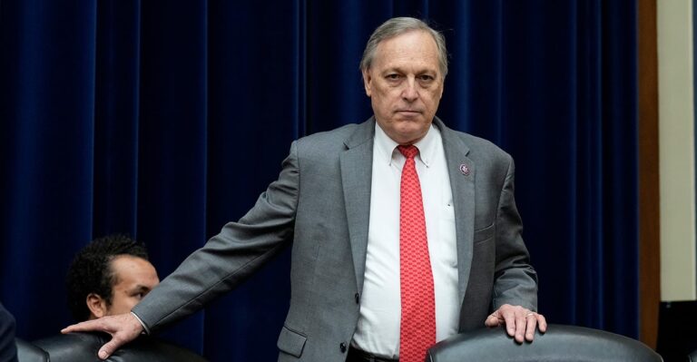 Immigration Experts Back Lawmaker in Decrying Biden’s ‘Reckless’ Plan for Border