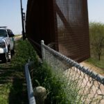 After Agent’s Death, Trump Declares US ‘Must Build the Wall!’