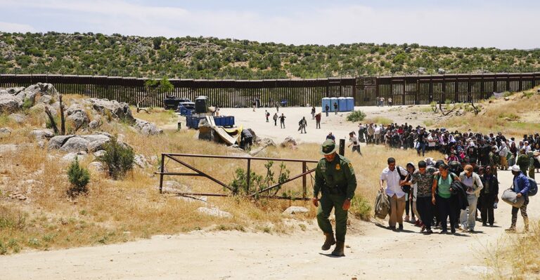 Illegal Aliens Should Be Deported ‘1 at a Time’ Under Trump, Former Border Official Says
