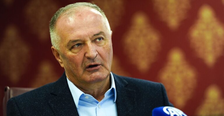 Why Are US Officials Promoting a Meeting With an Ally of Iran?