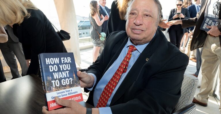 Billionaire Businessman, Grandson of Immigrants, Calls on Americans to ‘Stand Up’ for Their Nation