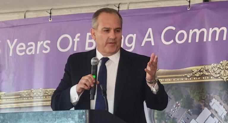 Leader of 5th Largest School District in the Nation Signs Pledge From Group Demonizing Moms for Liberty