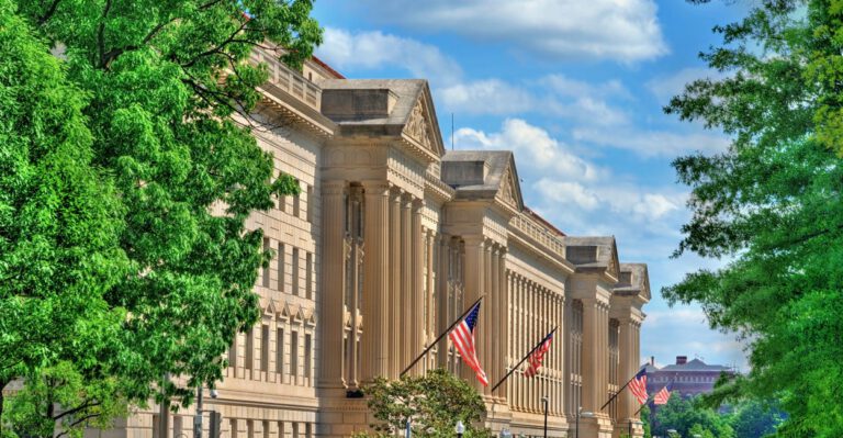 New Bill Would Make It Easier to Fire Federal Employees