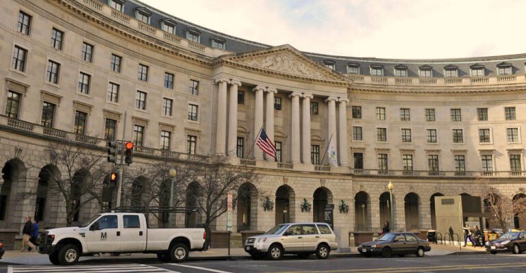 Bloated Federal Agencies Have Become the Norm. Here’s the Key to Sizing Them Down.