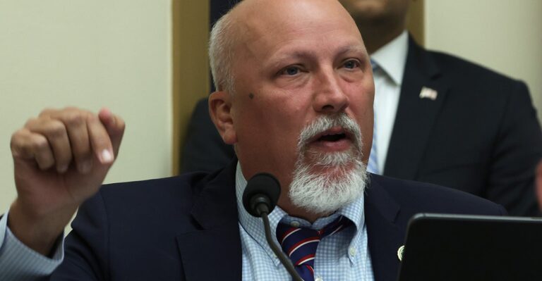 Congressman Threatens to Cut DHS and DOJ Funding Ahead of Spending Fight