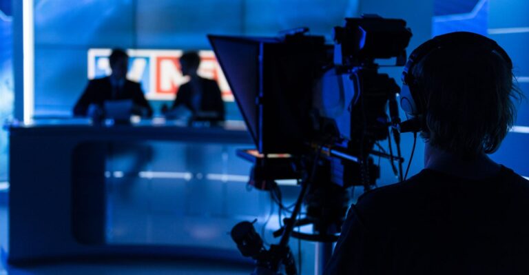 Leftist Reporters Pretend They’re Not Partisan News Squashers