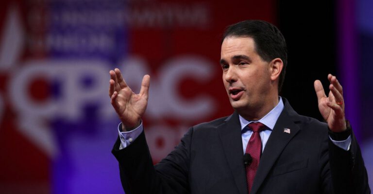 A Polish Immigrant Reminds Scott Walker of American Greatness