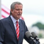 De Blasio to Keep Masks in Schools Despite CDC Guidelines