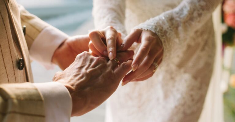 Married People More Likely to Be ‘Thriving’: Gallup Survey