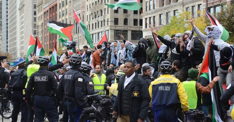 Pro-Palestine Protesters Clash in Chicago With Radical Black ‘Israelite’ Group